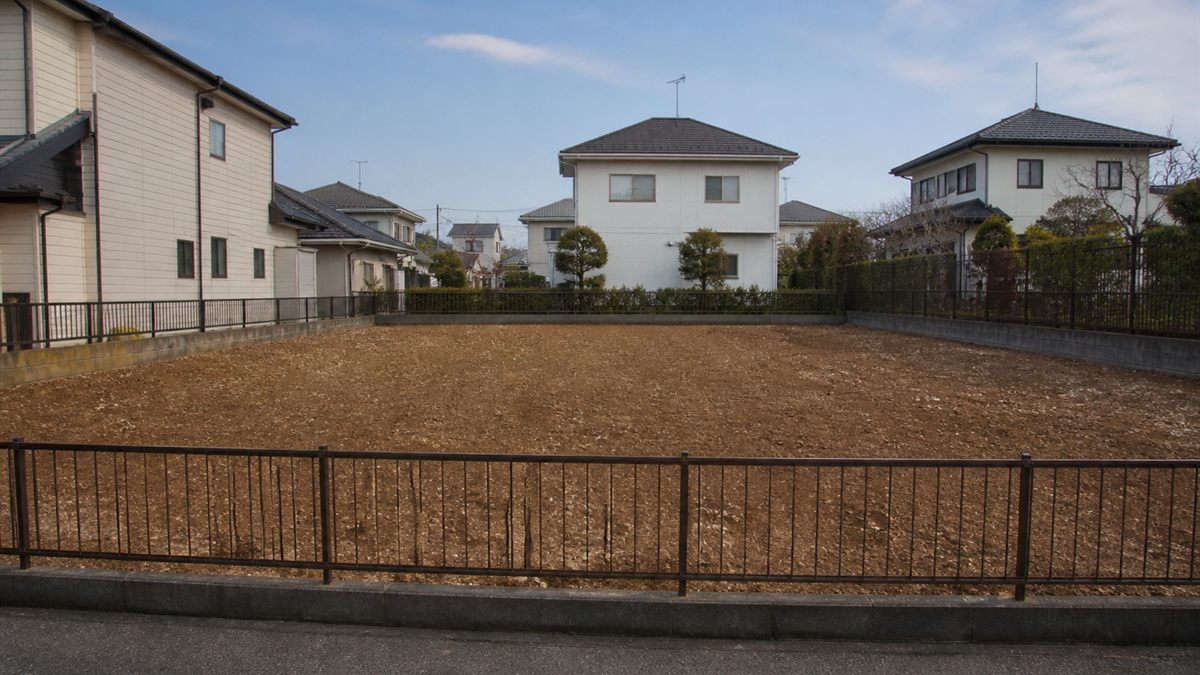 建物を取り壊した後の更地