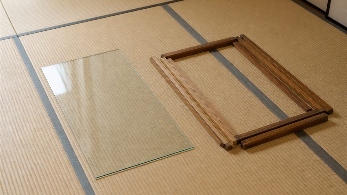ガラス板と木枠に分けた額