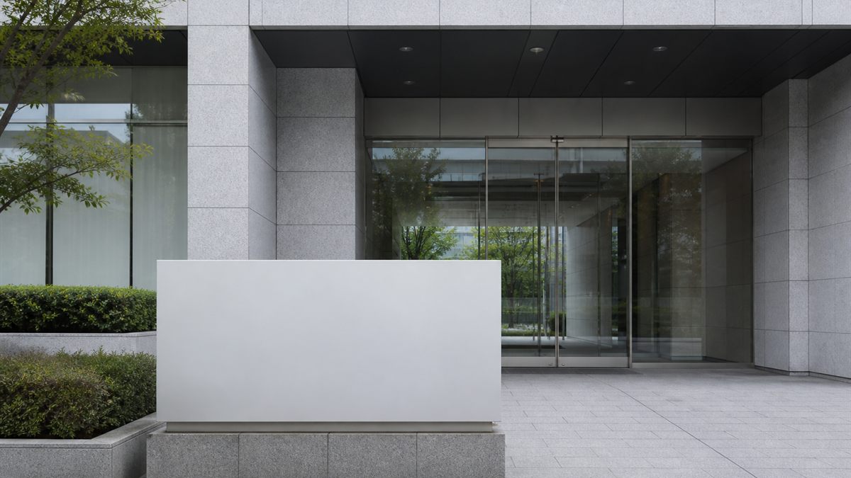 法務局の建物と受付案内