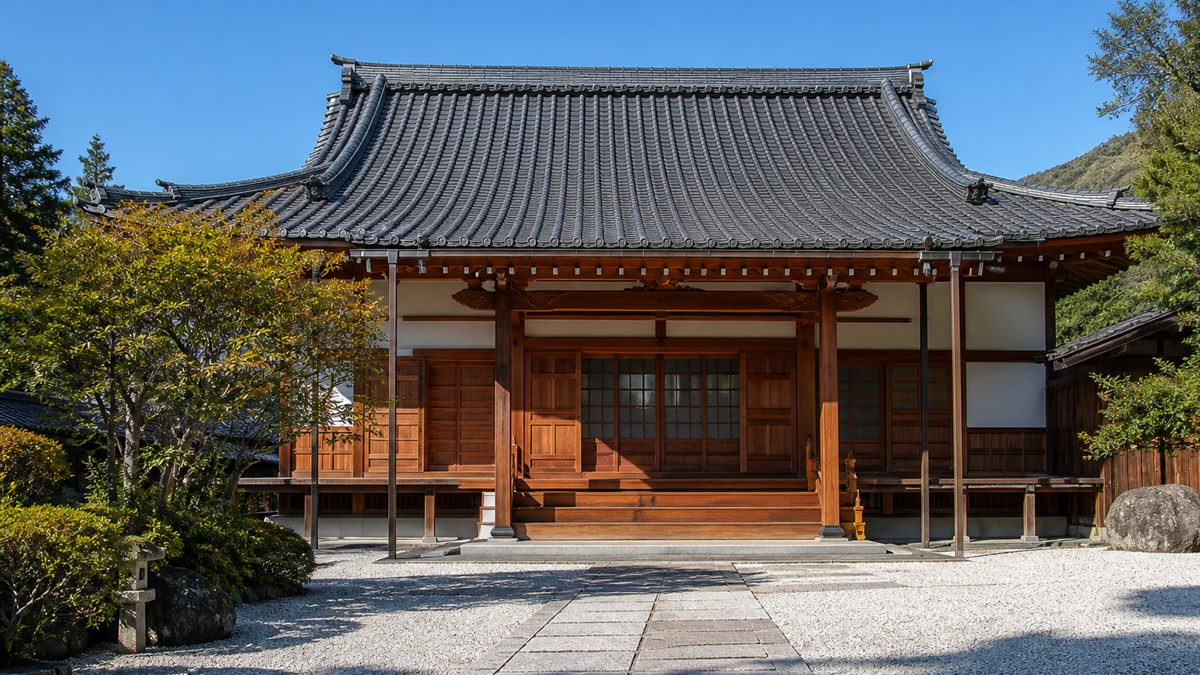 参道の先にある寺の入口